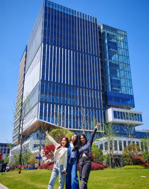 Fudan Placement 2025 Pharmacy Students Visit to ZhangJiang Campus