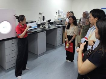 Demonstration of PacBio Vega System by Dr Clerance Cheong (DKSH Technology Sdn Bhd) IRDI and Industry Demonstration of PacBio Vega System by Dr Clerance Cheong (DKSH Technology Sdn Bhd) IRDI and Industry