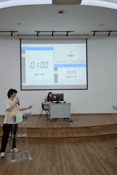 Photo 10_Students Debate