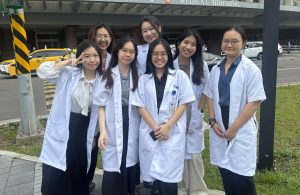 Group photo of peers attached to Chang Gung Memorial Hospital