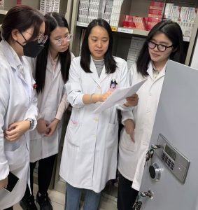 IMU Pharmacy Students at Huashan Hospital