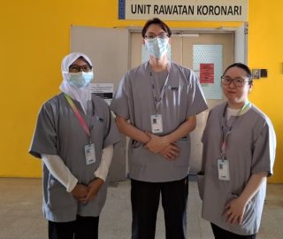3 students at Coronary Unit