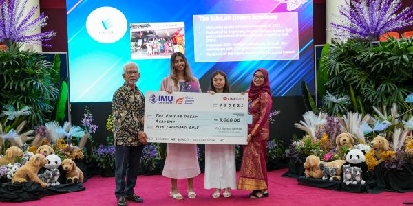 Mock cheque presentation to beneficary Mock cheque presentation to beneficary